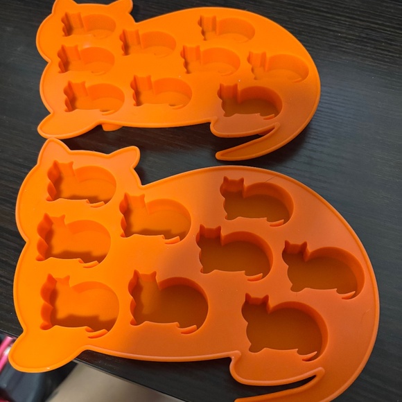 CAT ICE MOLDS - Picture 1 of 2